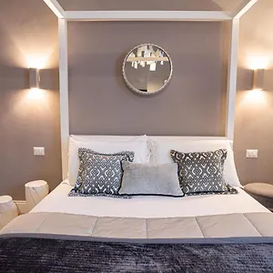 2* לינה וארוחת בוקר Cardilli Luxury